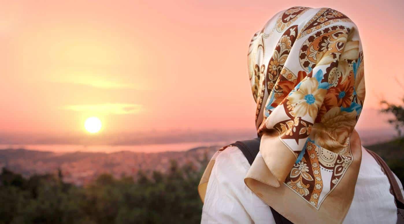 Muslim Women to Wear the Hijab or Veil